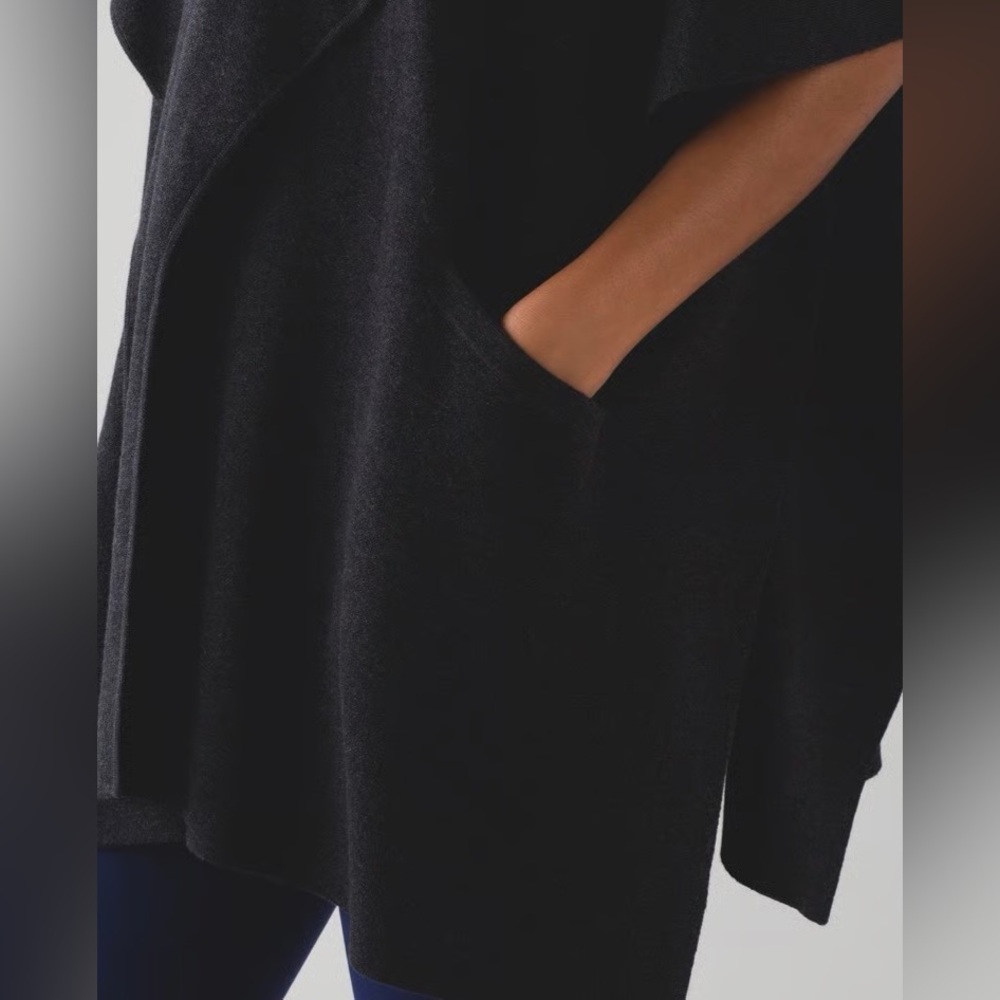 Lululemon Cashmere Bamboo Blend After Asana Wrap Poncho Sweater Pockets Black - Picture 10 of 11